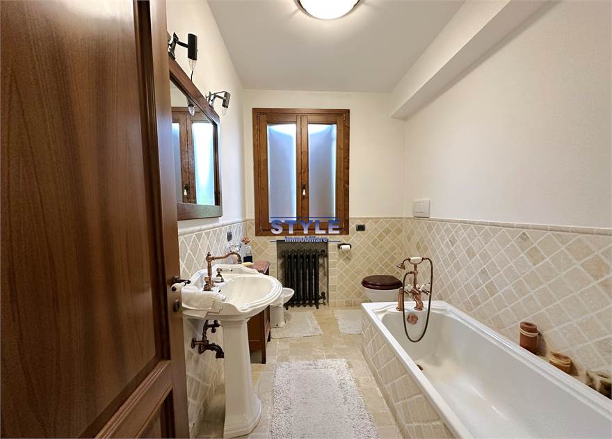 BAGNO FINESTRATO