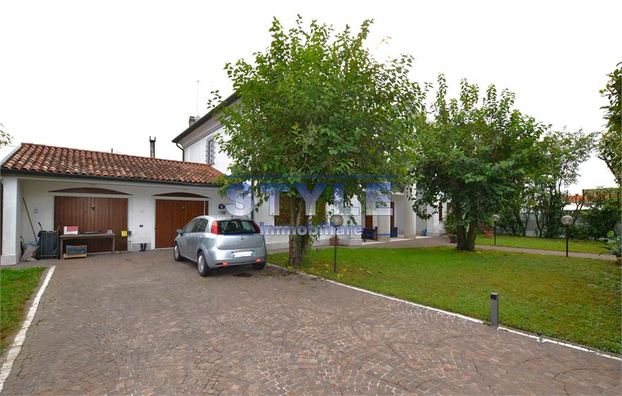 ESTERNO