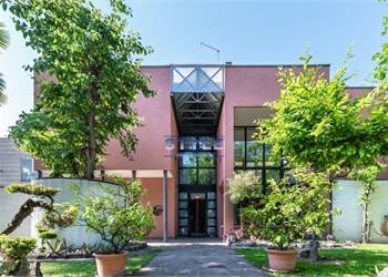 VILLA SINGOLA DALL'INCANTEVOLE DESIGN